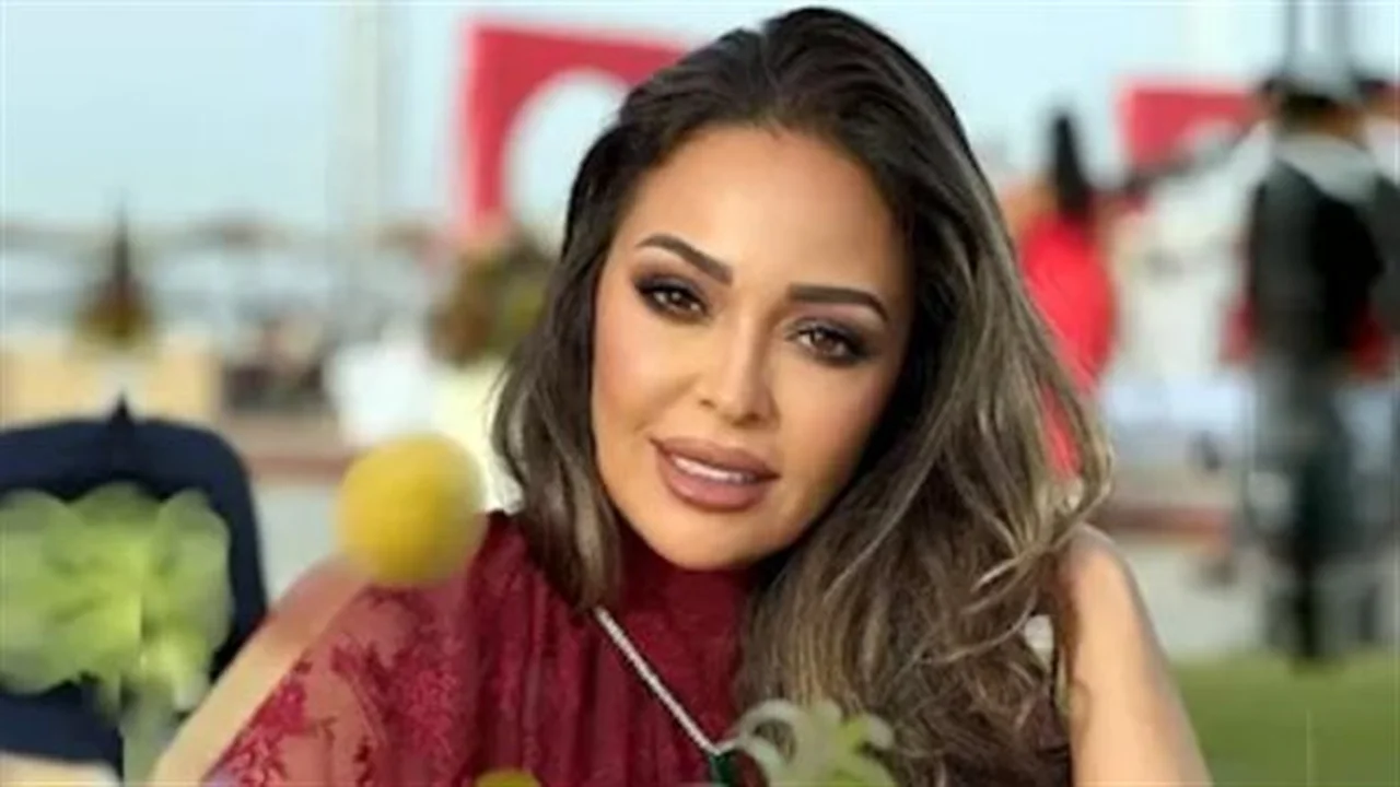 سحر الإطلالات.. داليا البحيري تتصدر قائمة البحث بأناقة تنافس كبار النجمات